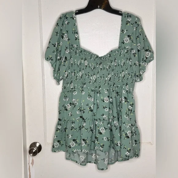 Torrid Smocked Babydoll top. Size 2. - Picture 2 of 3